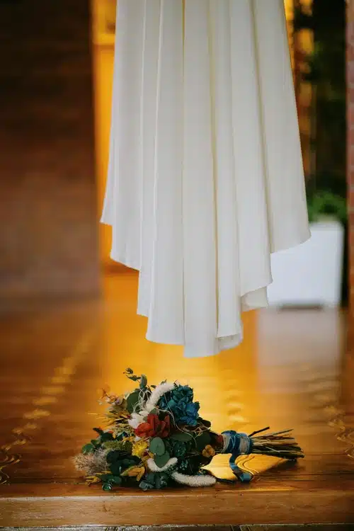 la cola del vestido de novia
